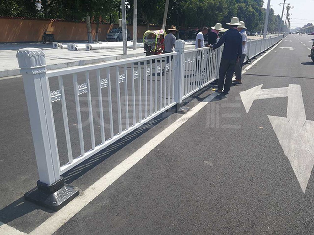 駐馬店城市道路隔離護欄
