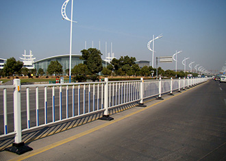 鹽城長(zhǎng)途客運(yùn)站市政交通道路護(hù)欄